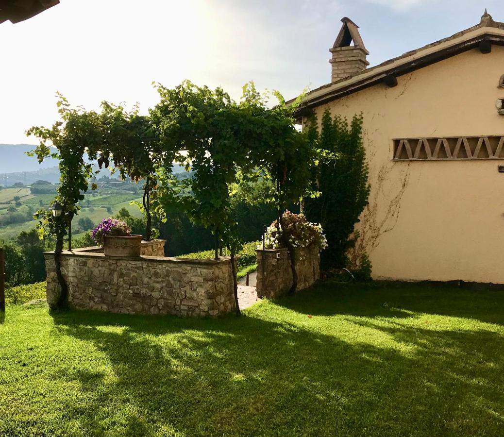 Genius Loci Country Inn Bevagna Exterior photo